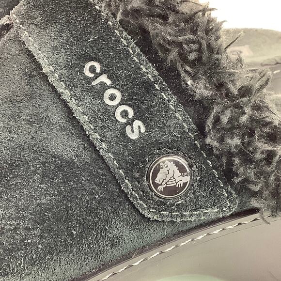 CROCS Black Suede Sherpa lined Clogs Mules women SZ 7 EUC - Picture 2 of 12